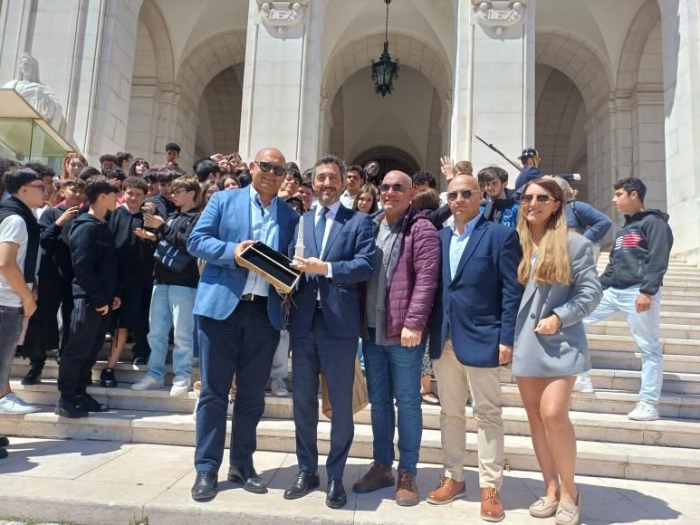 Alunos do 9&ordm;ano da E.B. de Perafita visitaram a Assembleia da Republica